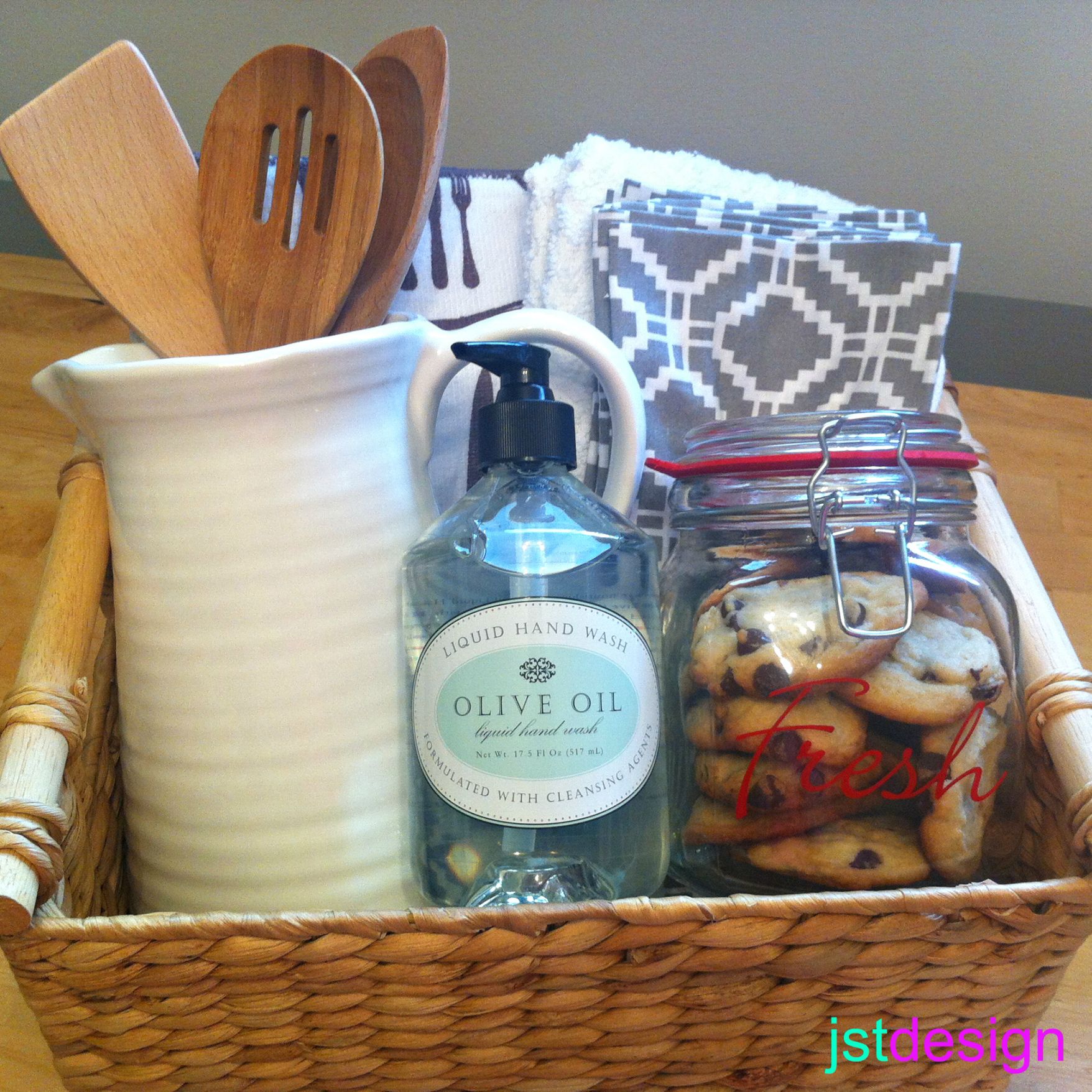 Luxury House Warming Gift Basket Ideas Check more at http://www.jnnsysy