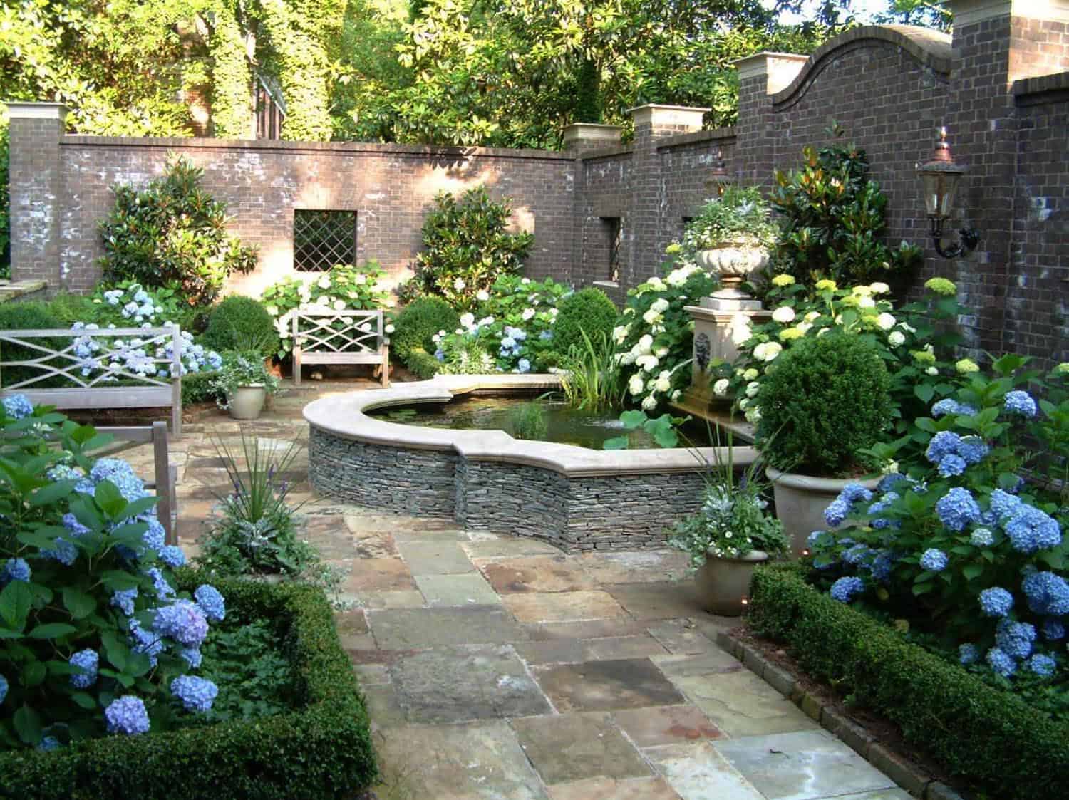 Inspiring Courtyard Garden Ideas for Urban Spaces